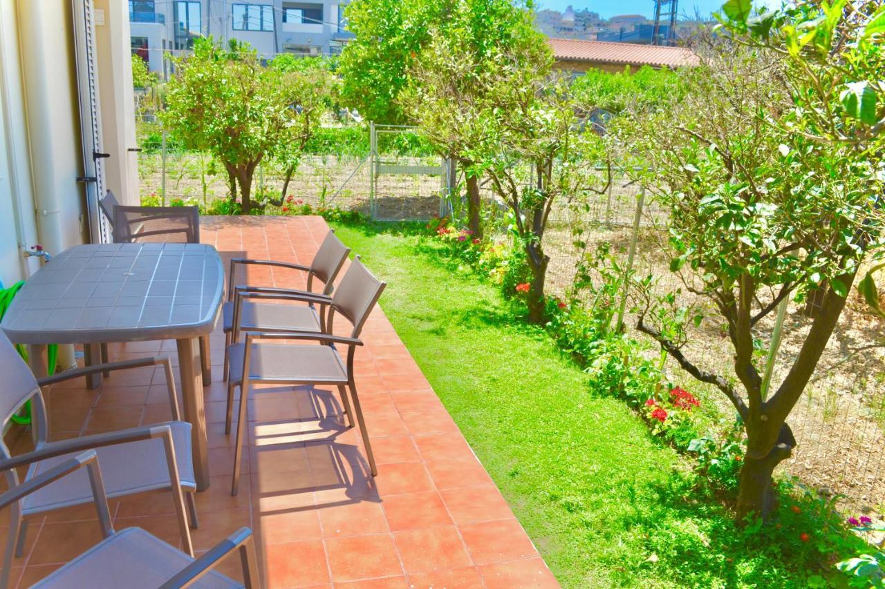 Giorgos Large Size Apartments -Family Friendly With Free Parking And Yard Views 伊拉克利翁 外观 照片